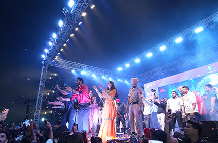 Carry on Jatta - 4 Star Cast Visit