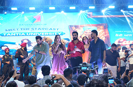 Carry on Jatta - 4 Star Cast Visit