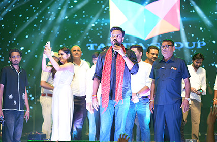 Carry on Jatta - 4 Star Cast Visit