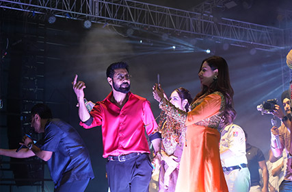 Carry on Jatta - 4 Star Cast Visit