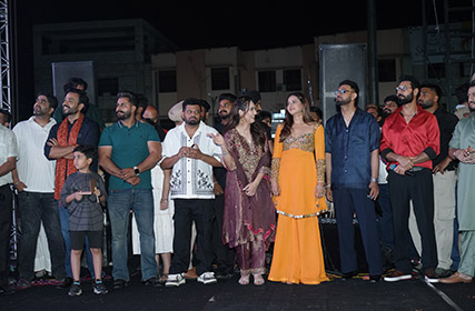 Carry on Jatta - 4 Star Cast Visit